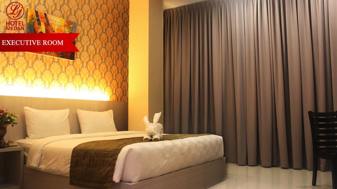 Lj Hotel Medan Exteriör bild